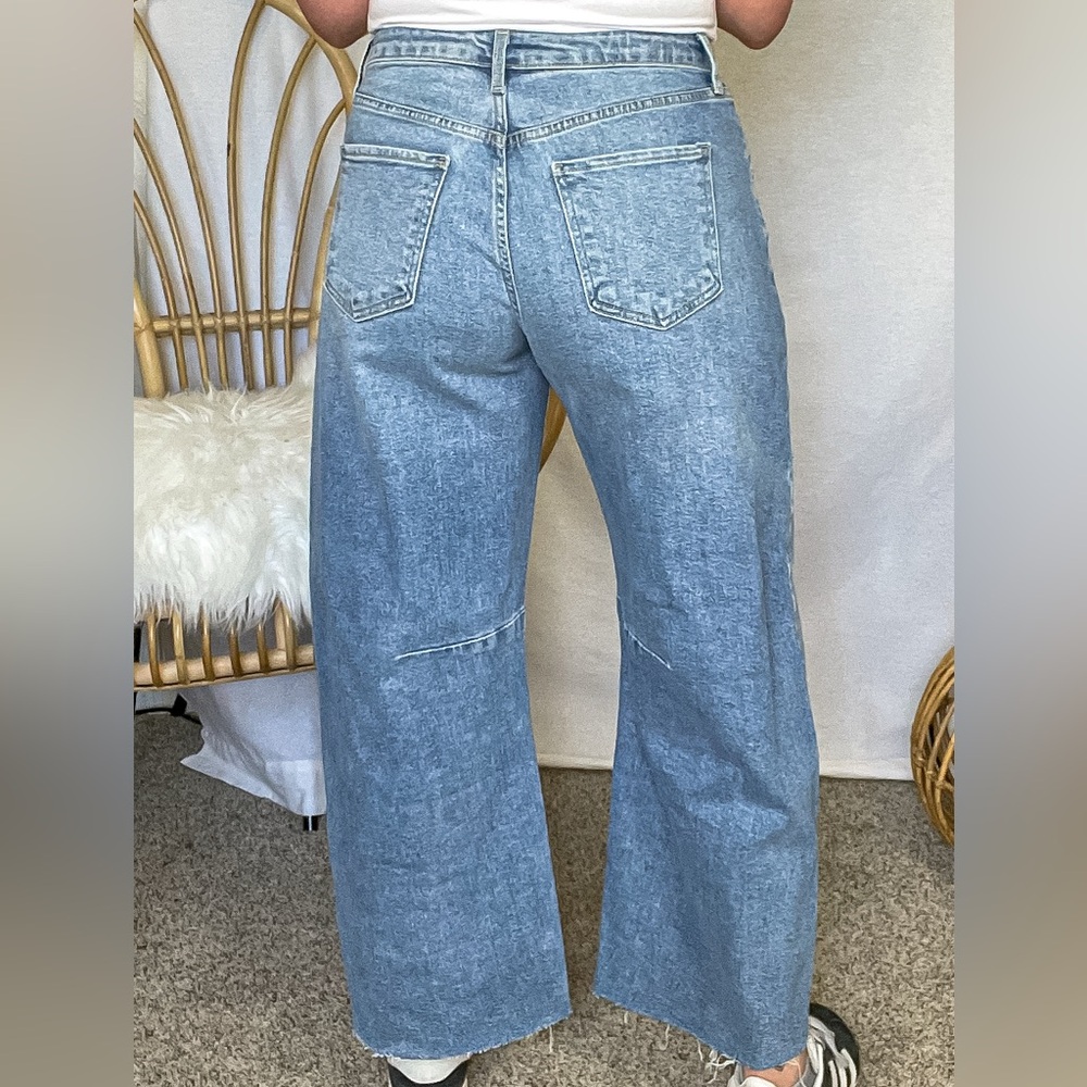 I’m Obsessed Barrel Jeans - Picture 4 of 6